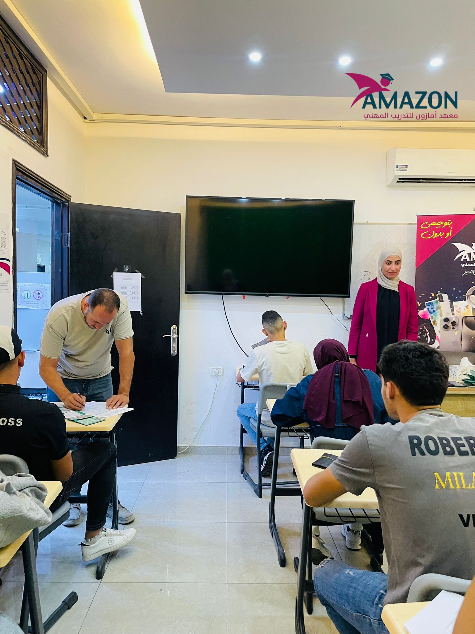 طلابنا في معهد أمازون للتدريب المهني من مختلف التخصصات بقدّموا امتحاناتهم النهائية بإشراف وزارة العمل.